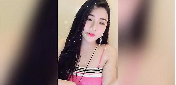  Hot Thai girls on cam